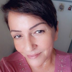 Meet your Posher, Debra